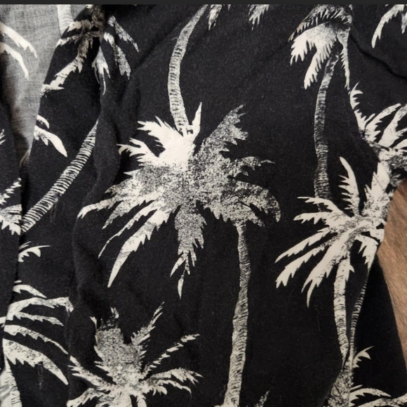 H&M button up - Picture 2 of 4